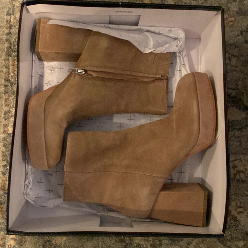 Dolce Vita Ulyses Platform Bootie 7.5 Mushroom Suede
